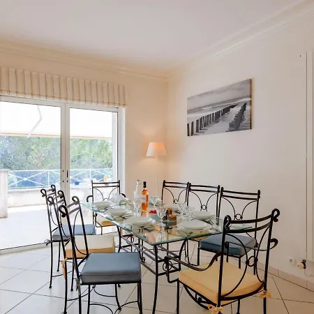 Les Dauphins By Interhome *